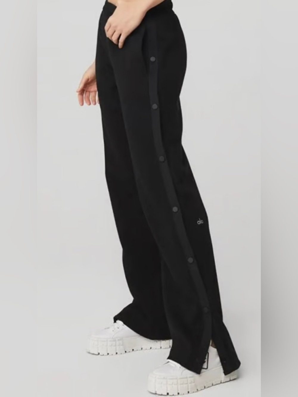 Alo Yoga Courtside Tearaway Accolade Snap Pants EUC XS (minor pilling) BLK